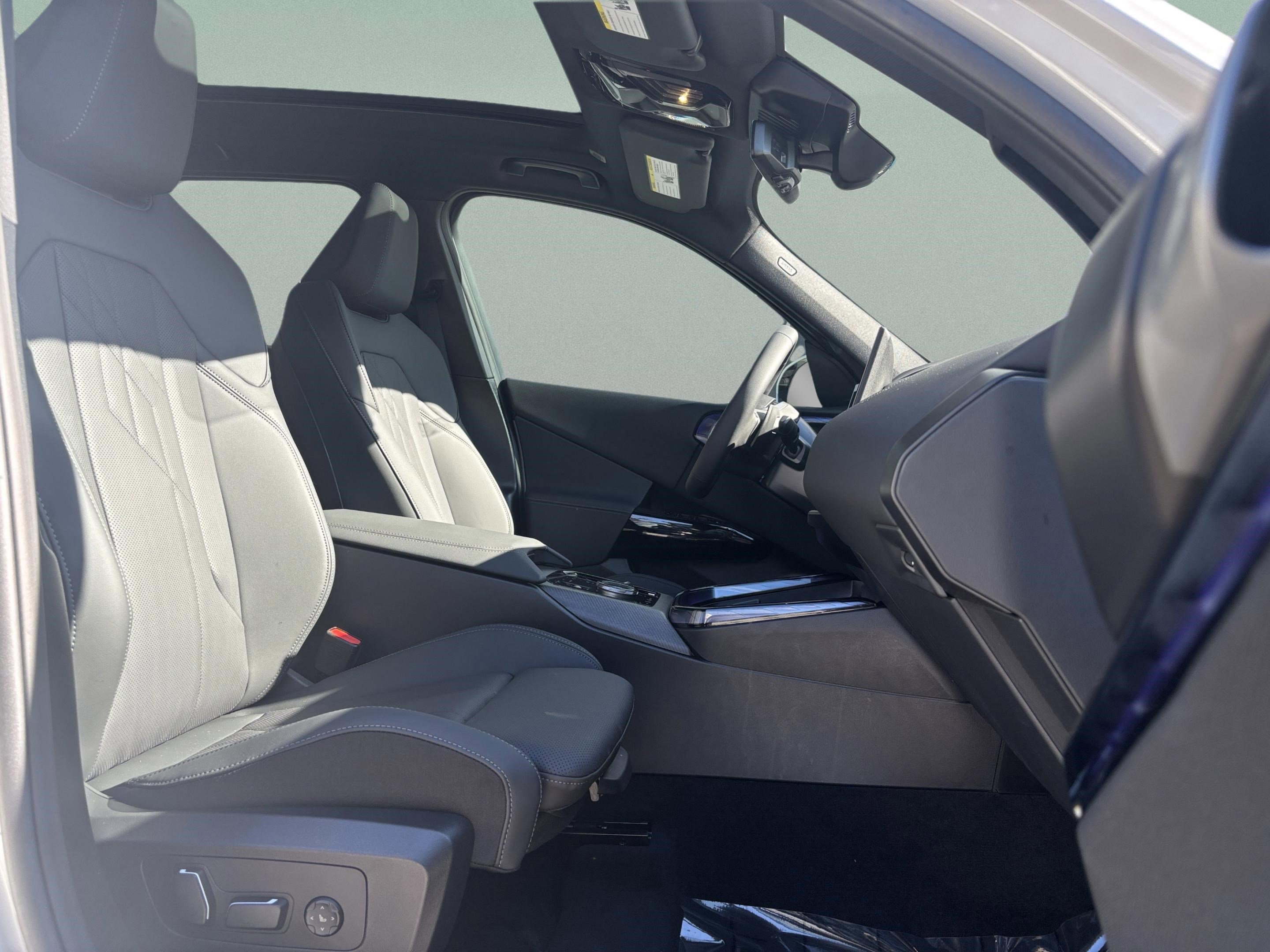 Used 2026 BMW X3 xDrive30 w/ Convenience Package image 23