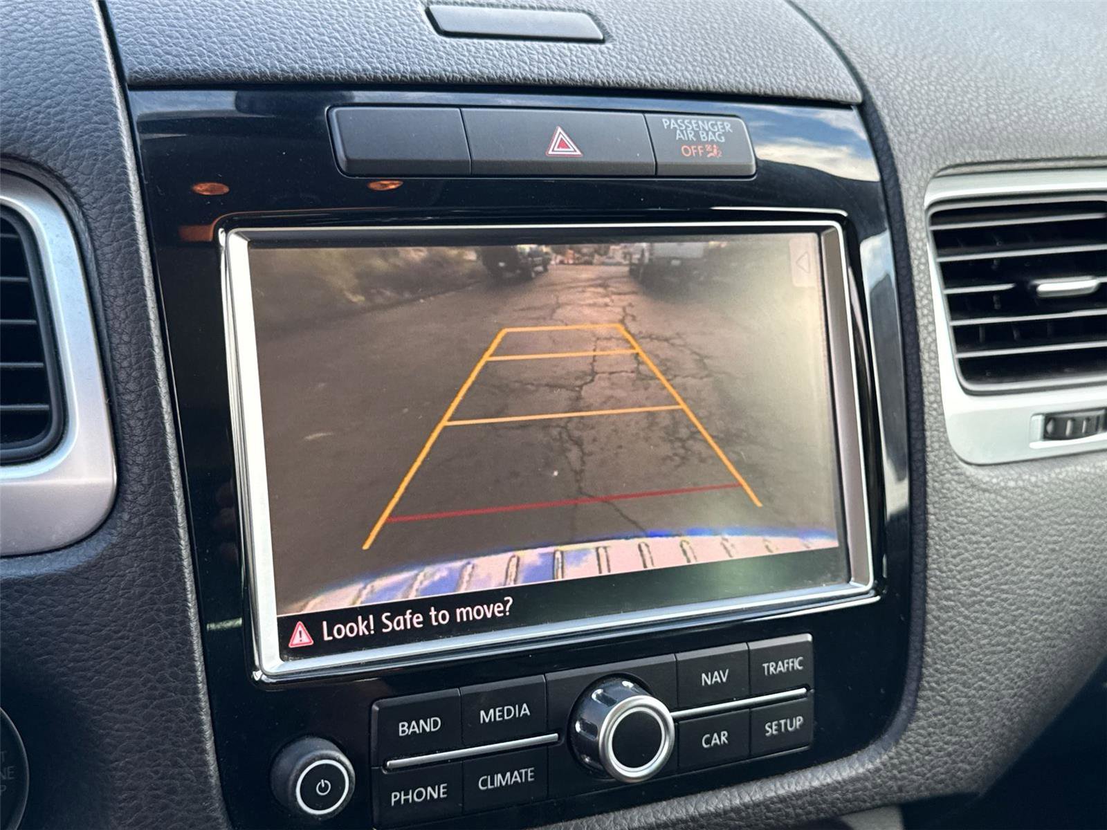 Used 2013 Volkswagen Touareg Lux image 31