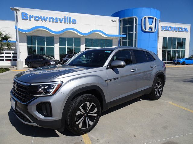 Used 2025 Volkswagen Atlas Cross Sport SE image 1