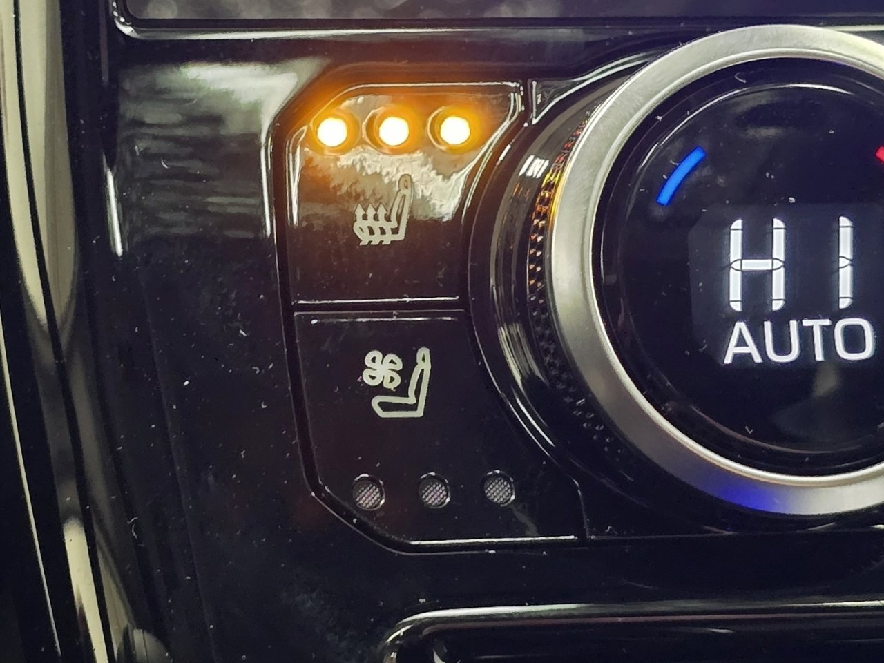 New 2026 Toyota Highlander Platinum image 8