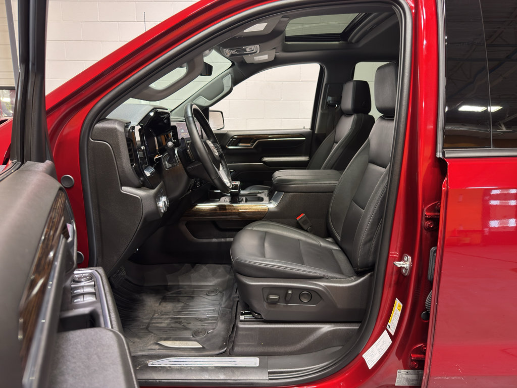 Used 2024 GMC Sierra 1500 Elevation w/ Elevation Premium Package image 17