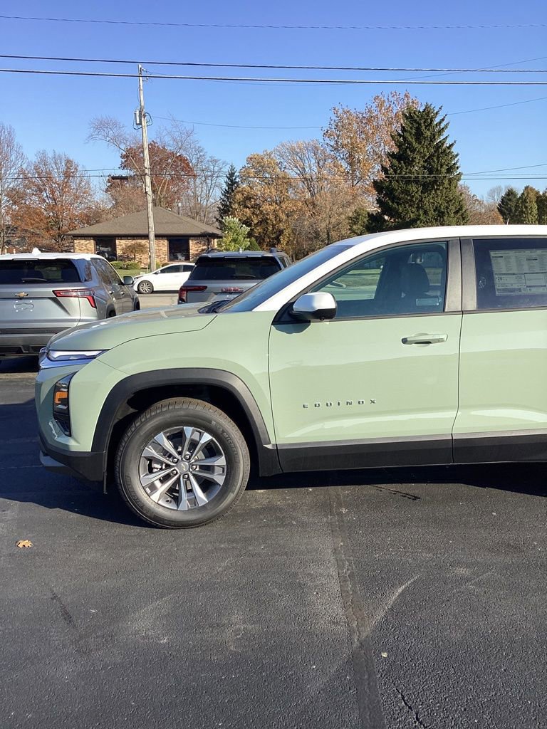 New 2026 Chevrolet Equinox LT w/ Convenience Package II image 2