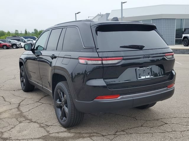 New 2026 Jeep Grand Cherokee Limited w/ Limited Altitude Package AWD/4WD image 5
