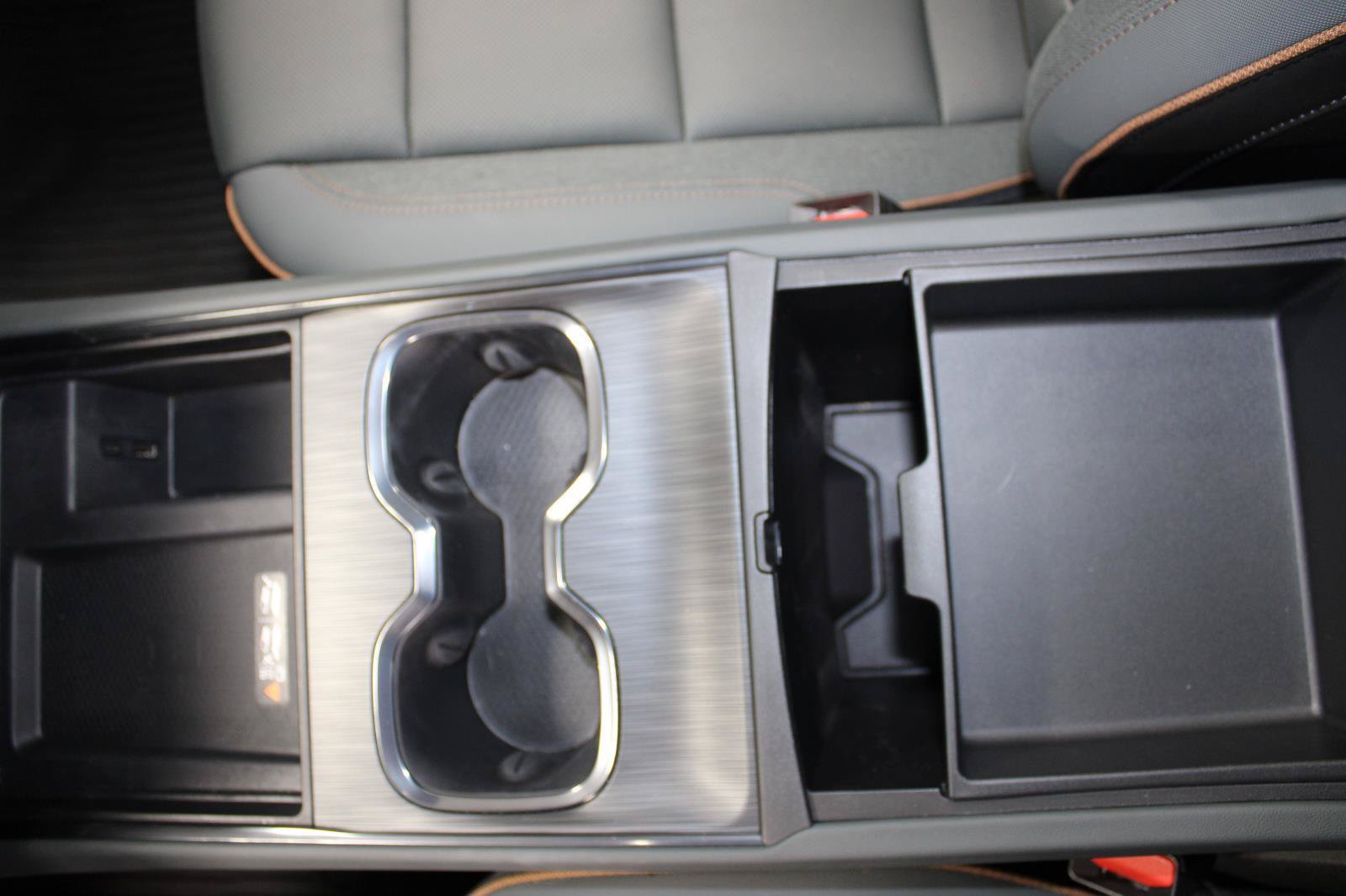 Used 2026 GMC Acadia AT4 w/ Luxury Package AWD/4WD image 33