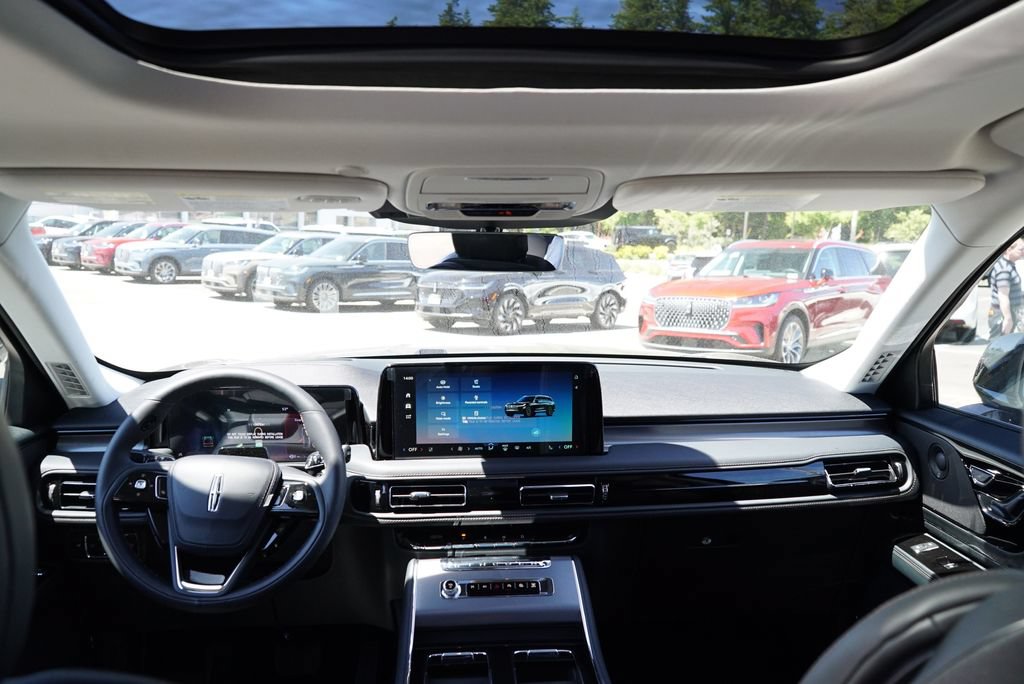 New 2026 Lincoln Aviator AWD image 14