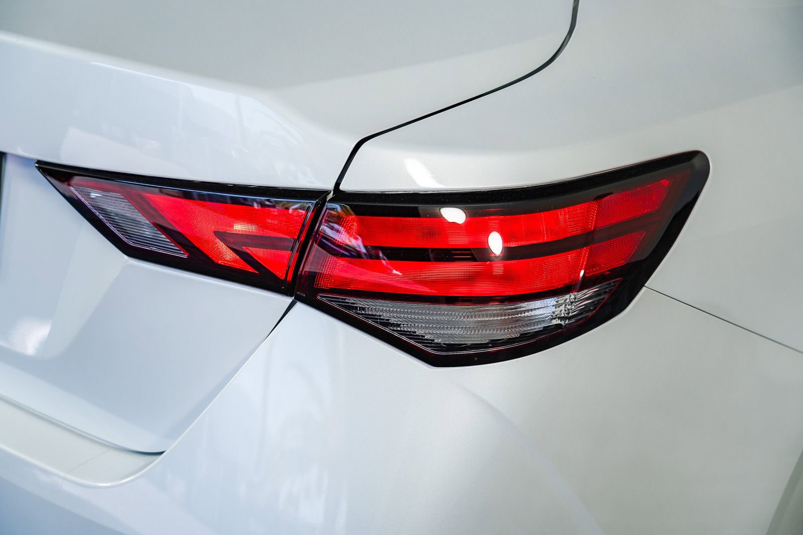 Used 2025 Nissan Sentra SV w/ SV Premium Package image 7