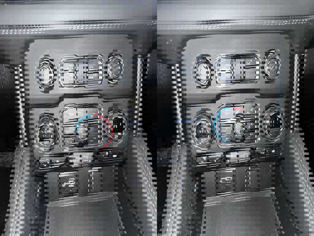 Certified 2024 Chevrolet Tahoe Z71 w/ Luxury Package image 18