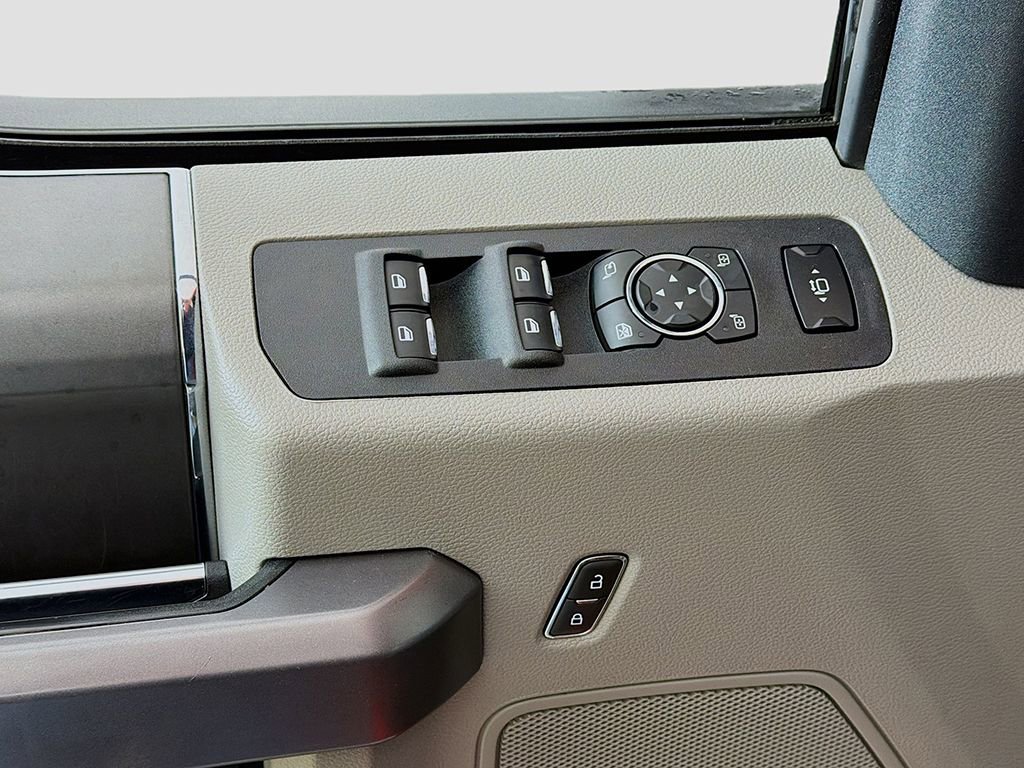 Used 2019 Ford F250 XLT w/ XLT Premium Package AWD/4WD image 24