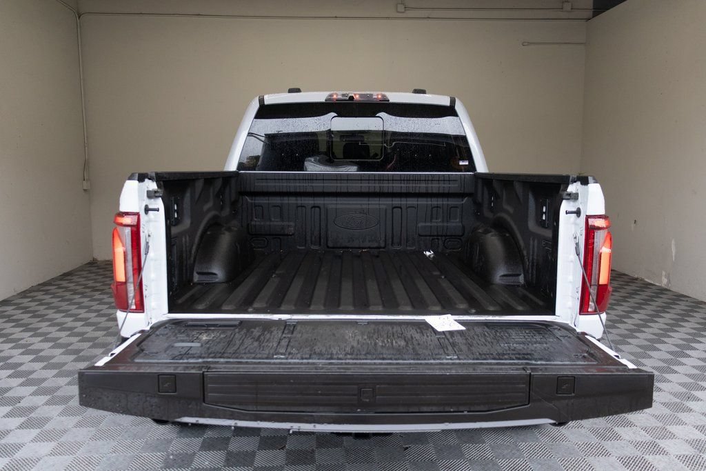 Used 2025 Ford F150 Raptor AWD/4WD image 16
