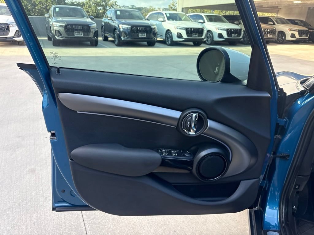 Used 2024 MINI Cooper S w/ Signature Upholstery Package FWD image 10