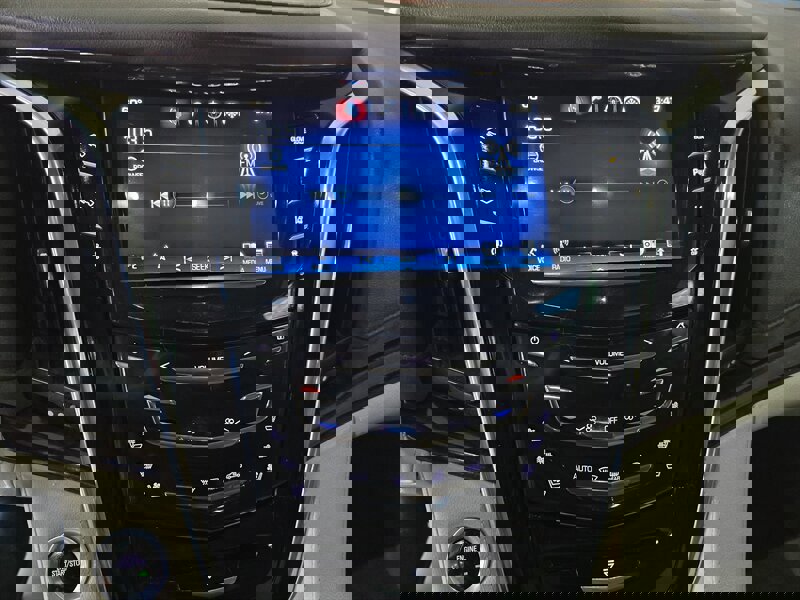 Used 2015 Cadillac Escalade ESV Luxury image 21