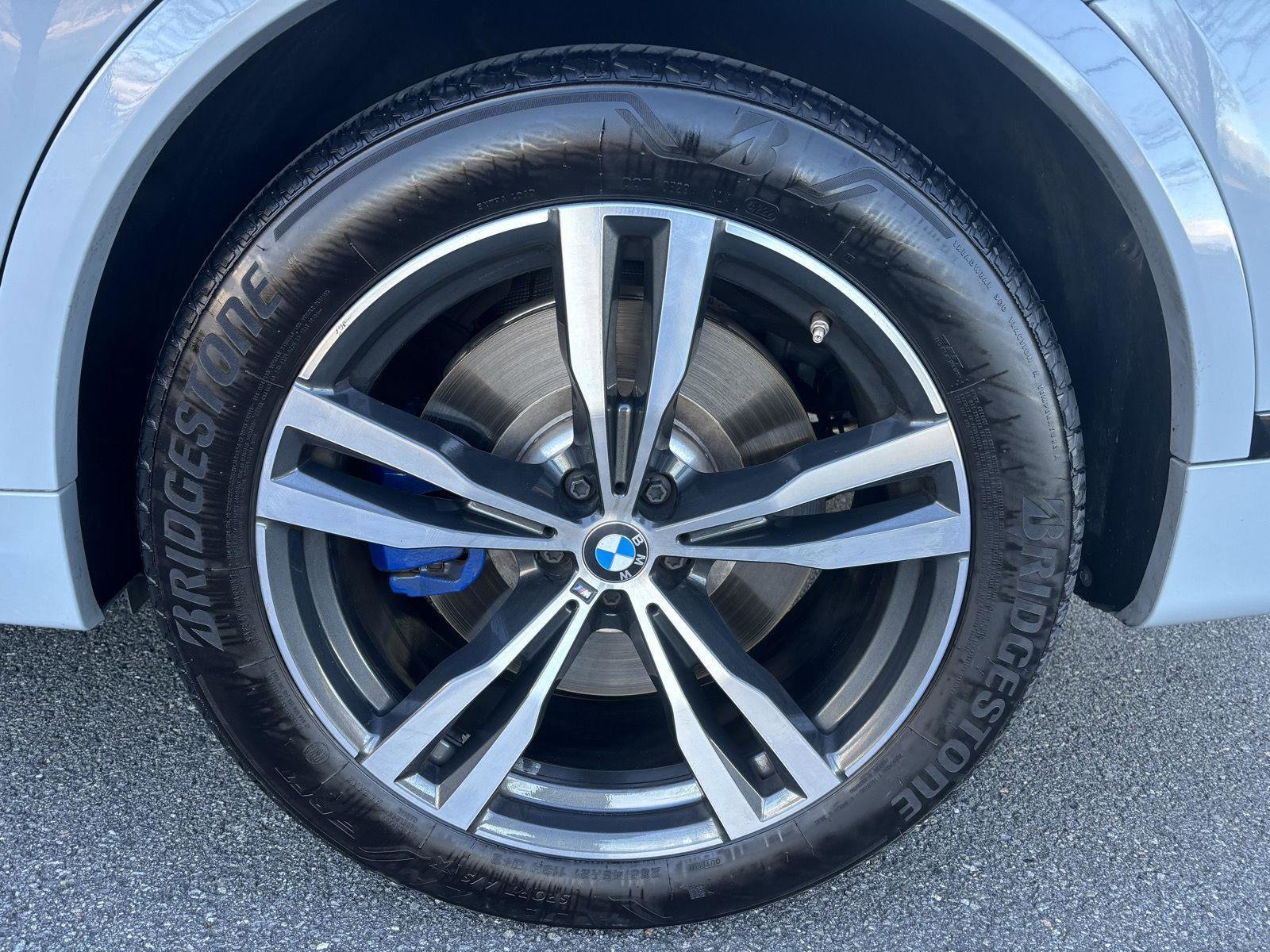 Used 2023 BMW X7 M60i w/ Executive Package image 13