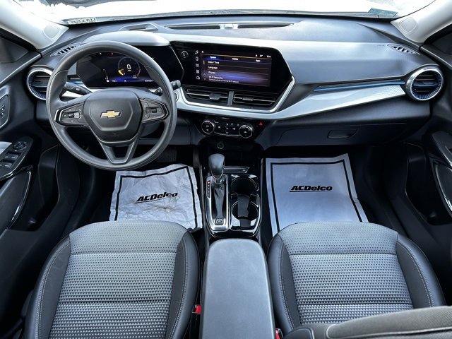 Used 2024 Chevrolet Trax LT image 25
