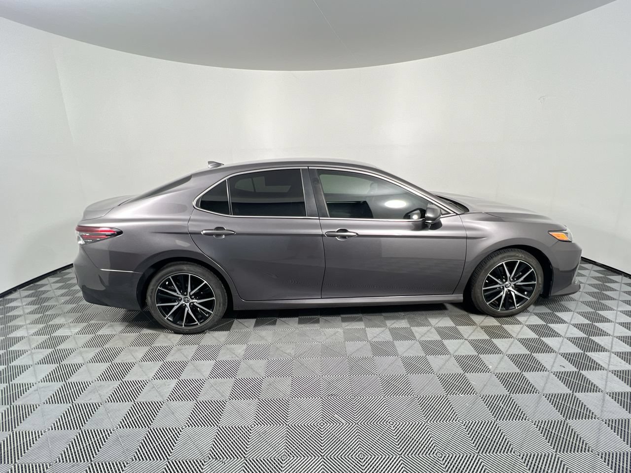 Used 2023 Toyota Camry LE FWD image 2