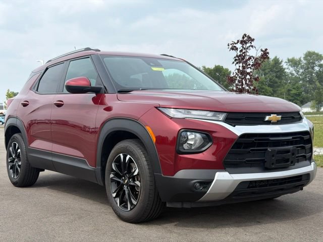 Used 2023 Chevrolet TrailBlazer LT FWD image 1