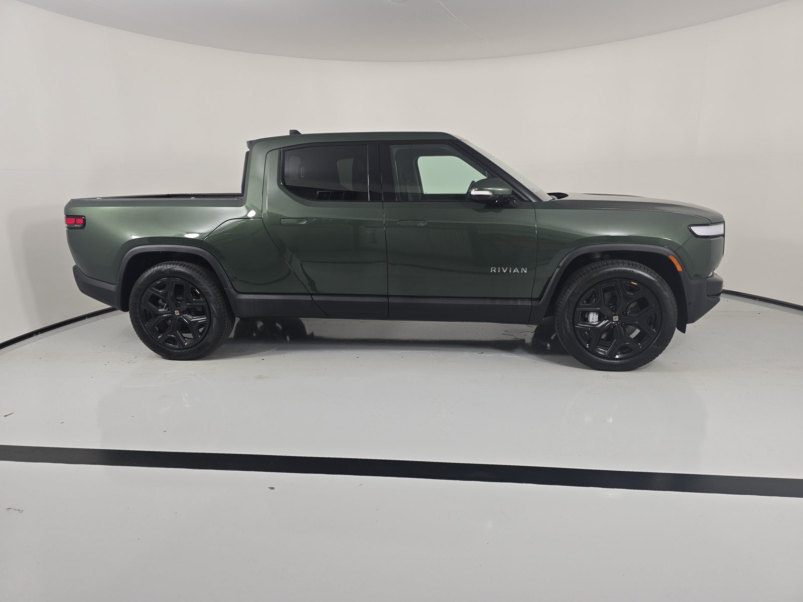Used 2023 Rivian R1T Adventure AWD/4WD image 6