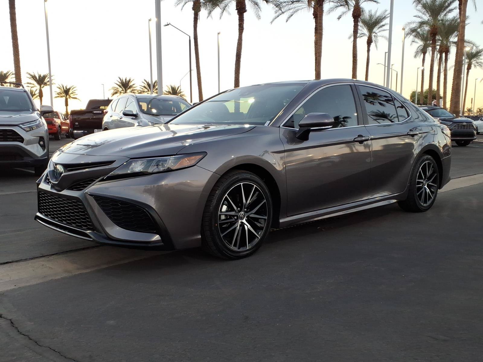 Used 2024 Toyota Camry SE FWD image 8
