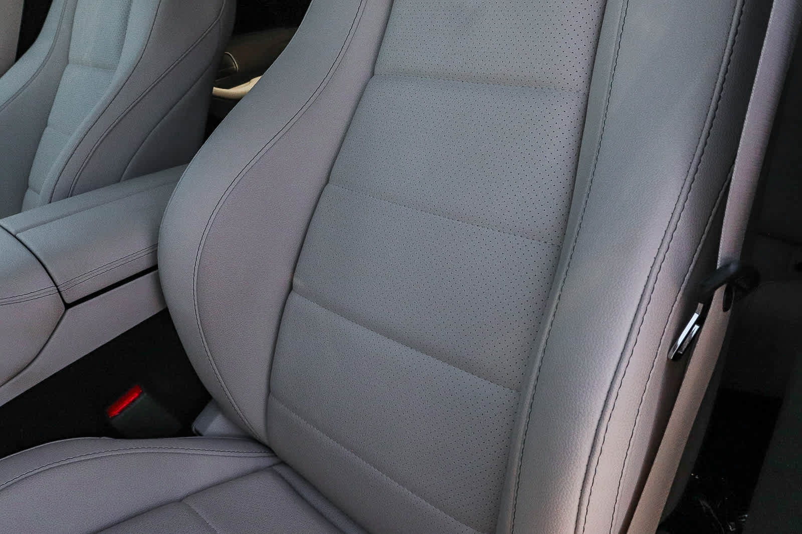 Used 2024 Mercedes-Benz GLE 350 4MATIC image 32