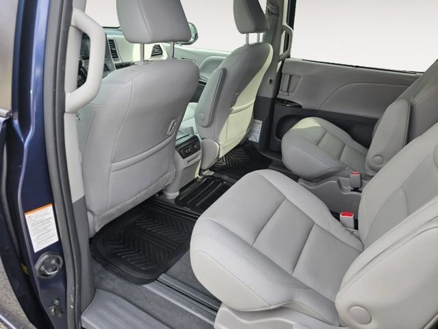 Used 2020 Toyota Sienna XLE w/ XLE Navigation Package AWD/4WD image 14