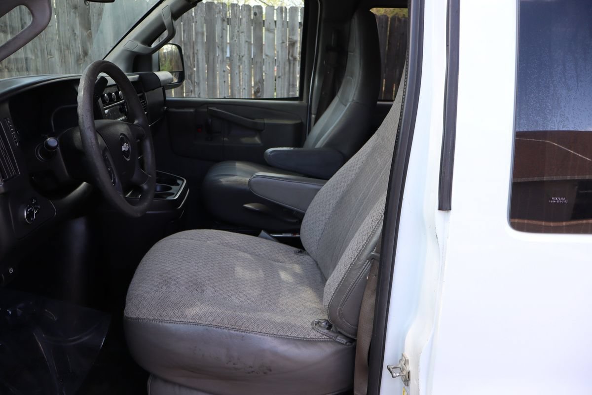 Used 2017 Chevrolet Express 3500 LT w/ LT Preferred Equipment Group RWD image 19