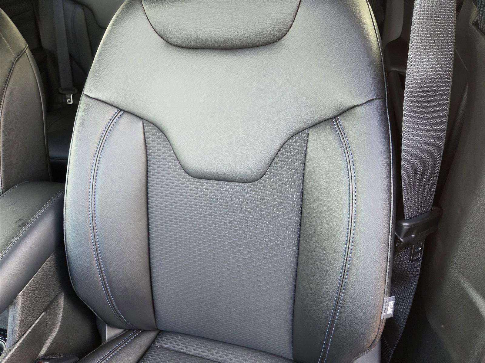 New 2026 Jeep Compass Latitude image 18