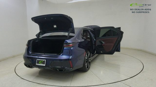 Used 2023 BMW 760i xDrive AWD/4WD image 75