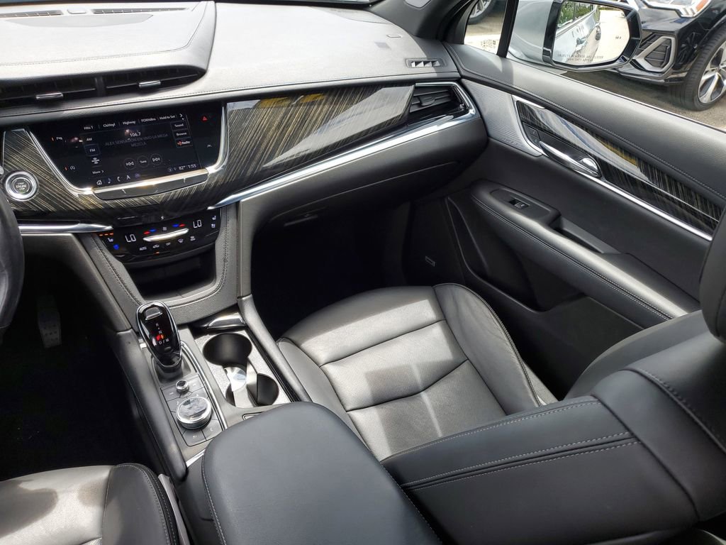 Used 2023 Cadillac XT6 Premium Luxury image 17