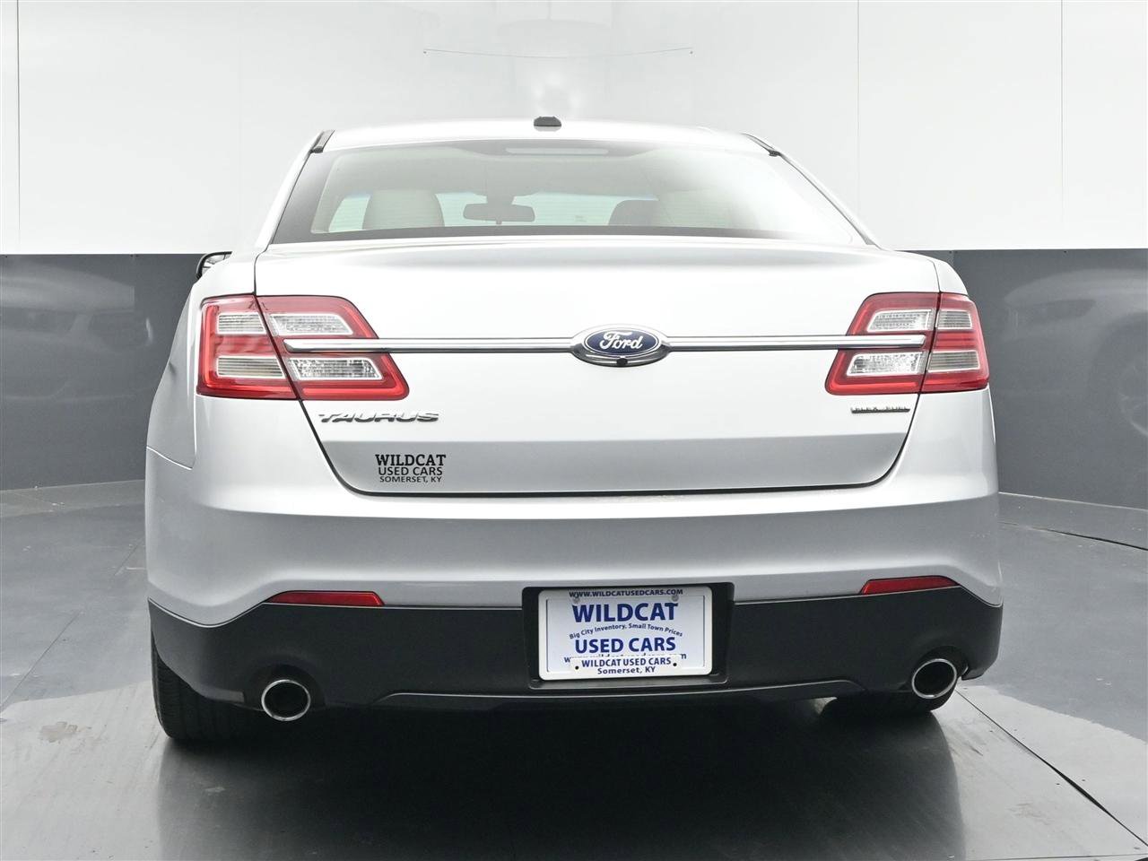 Used 2019 Ford Taurus SE FWD image 6