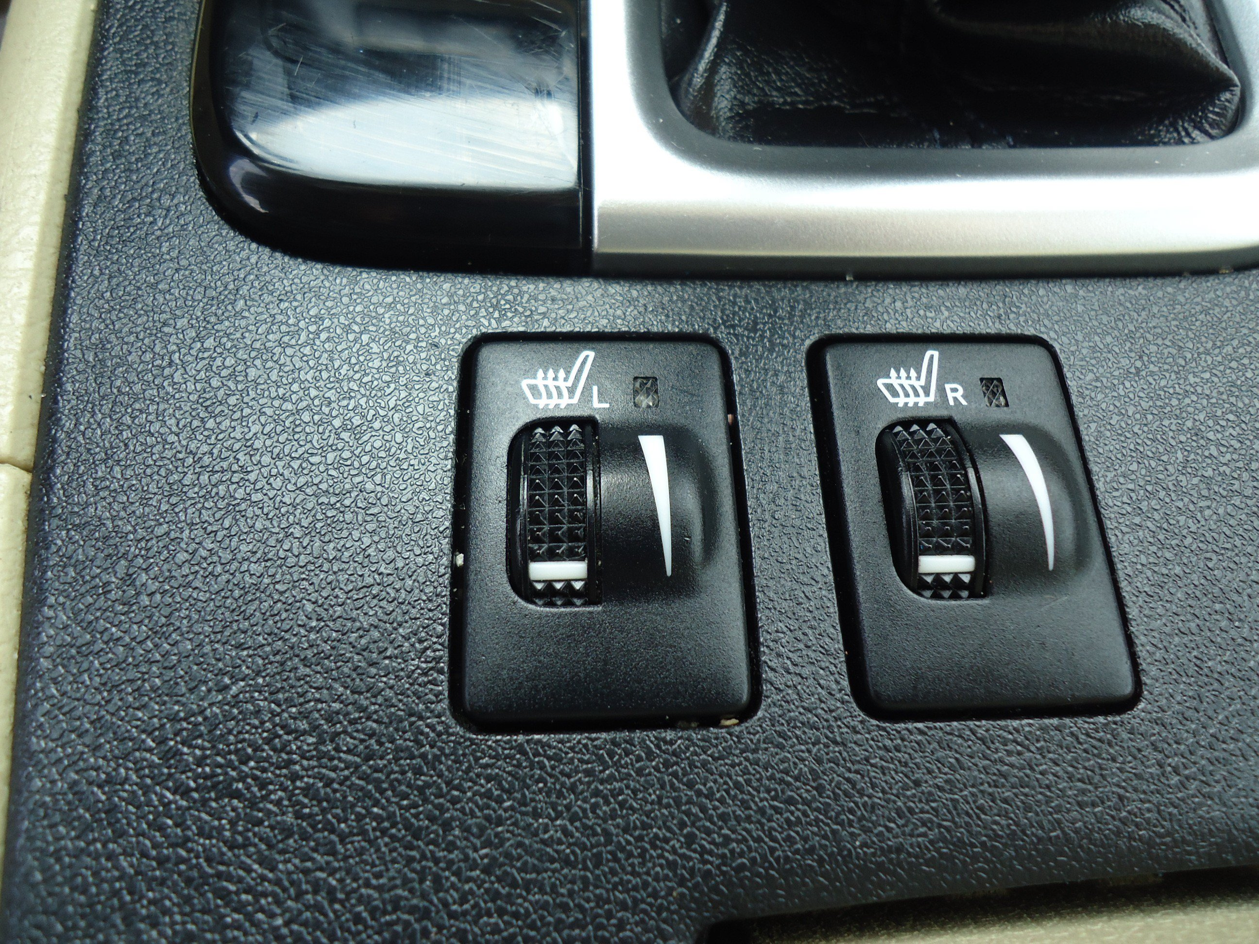 Used 2019 Toyota Highlander XLE AWD/4WD image 21