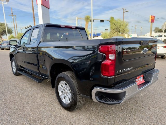 Used 2025 Chevrolet Silverado 1500 W/T w/ Z71 Off-Road Package image 5
