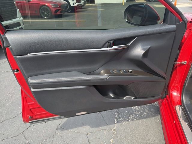 Used 2022 Toyota Camry XSE image 11