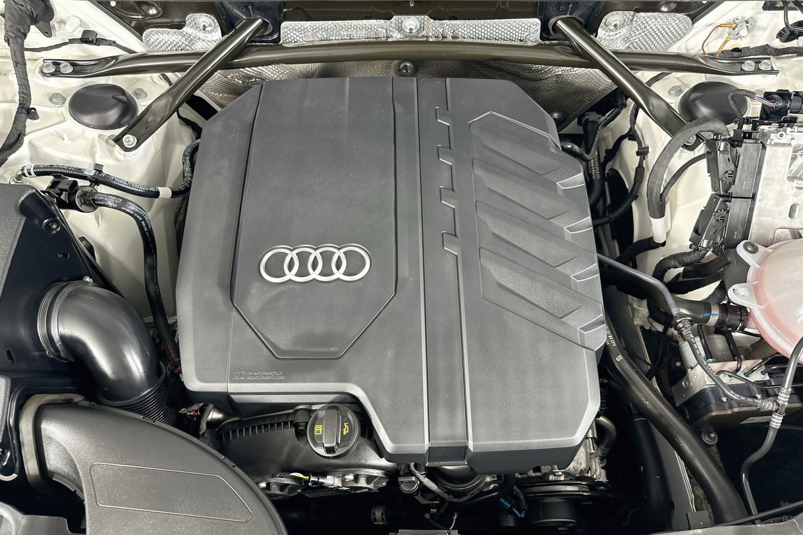 Used 2021 Audi Q5 2.0T Premium w/ Convenience Package AWD/4WD image 12