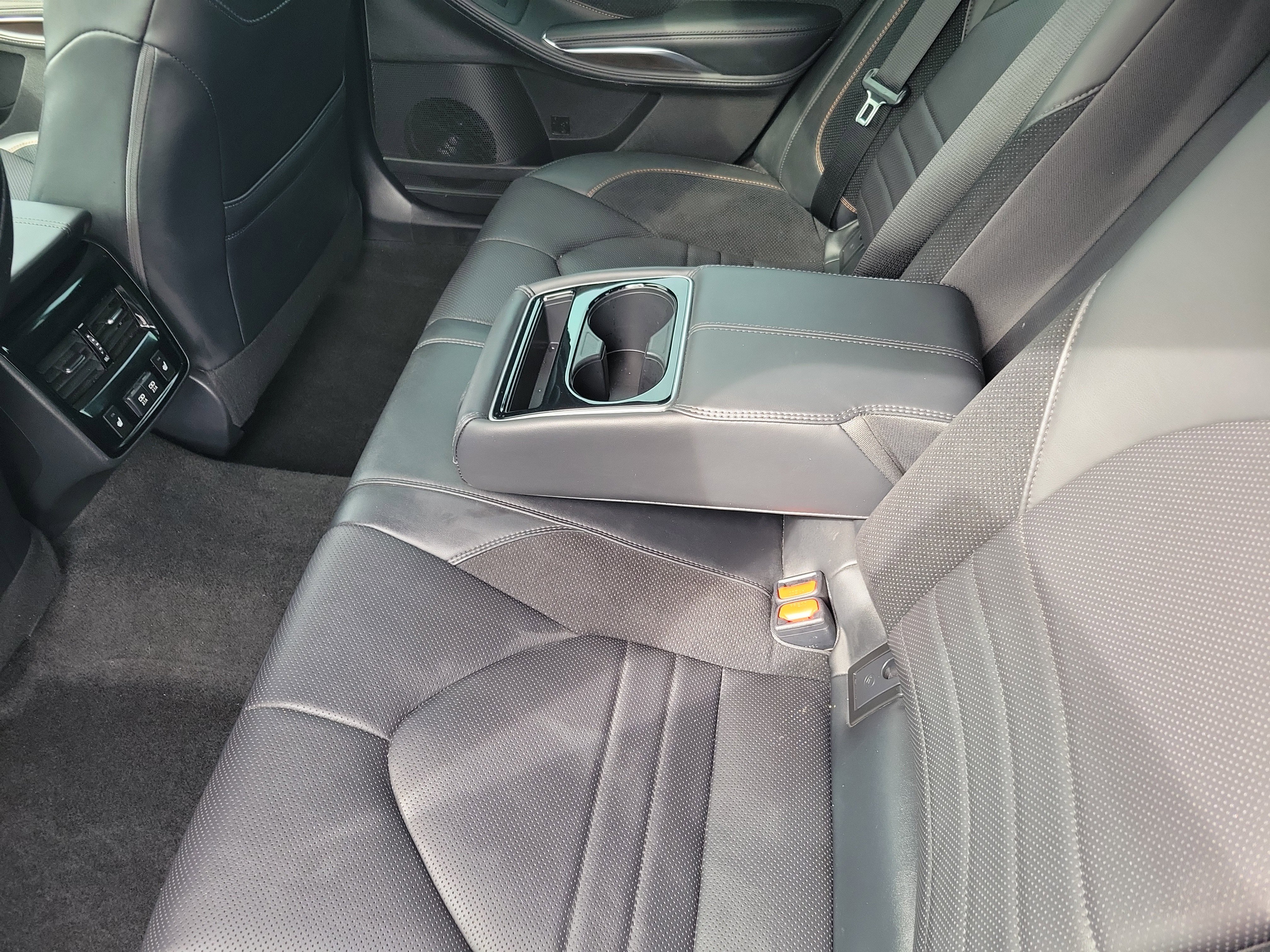 Certified 2019 Toyota Avalon Touring w/ Advanced Safety Package image 12