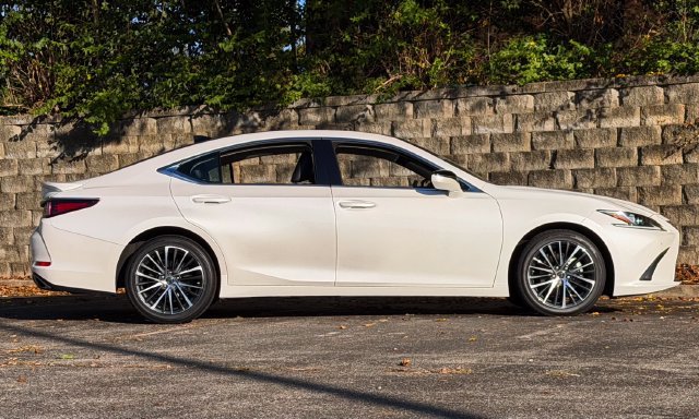 Certified 2024 Lexus ES 350 w/ Premium Package FWD image 4