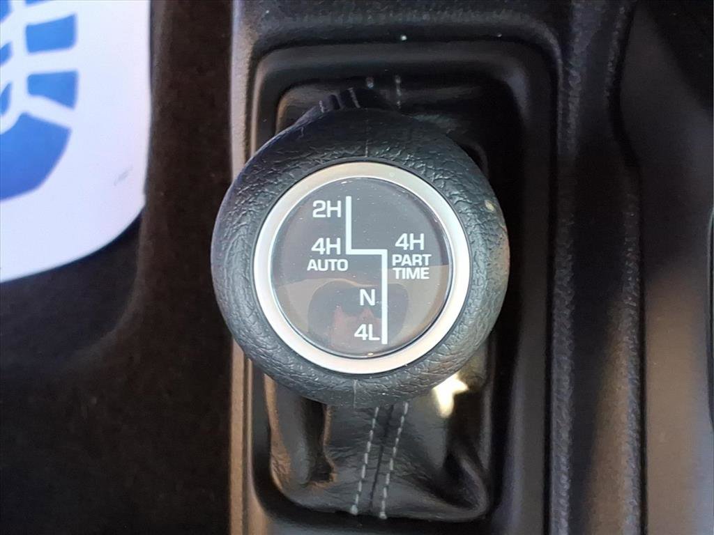 Used 2025 Jeep Wrangler Sahara image 22