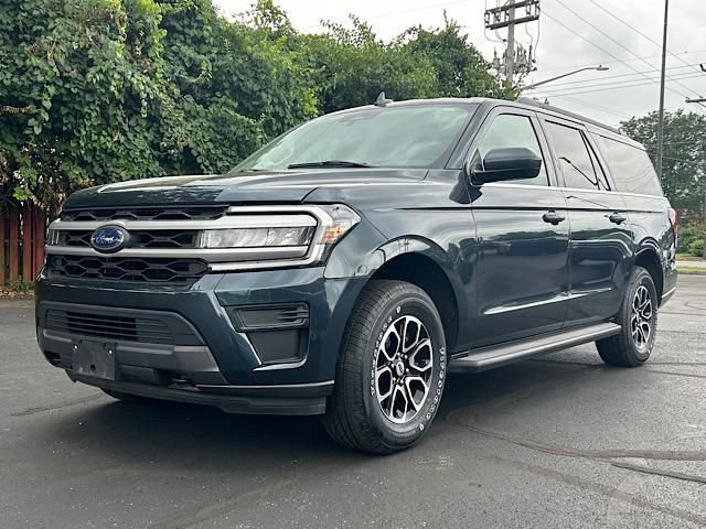 Used 2022 Ford Expedition Max XLT image 16