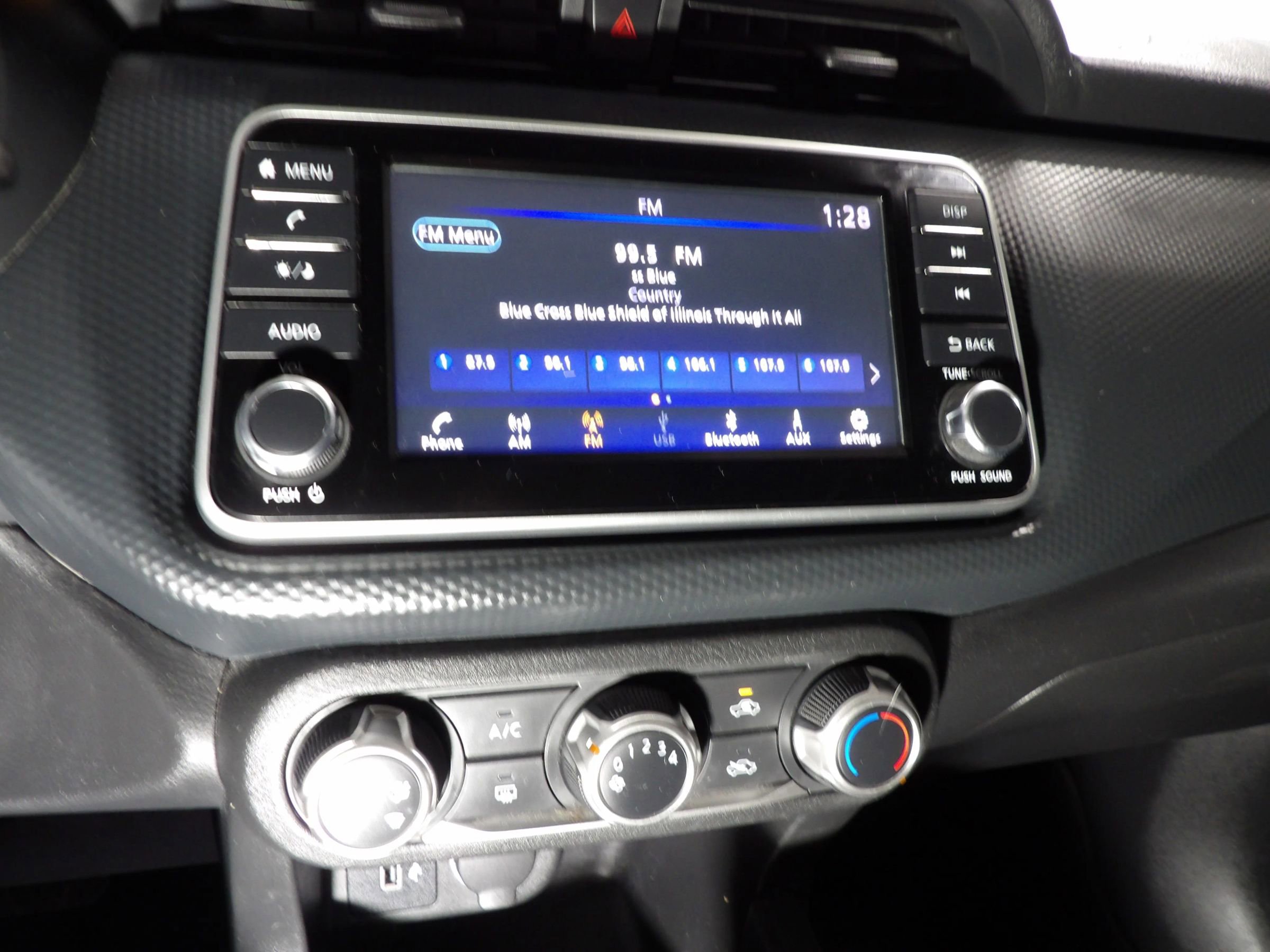 Used 2021 Nissan Kicks S image 16