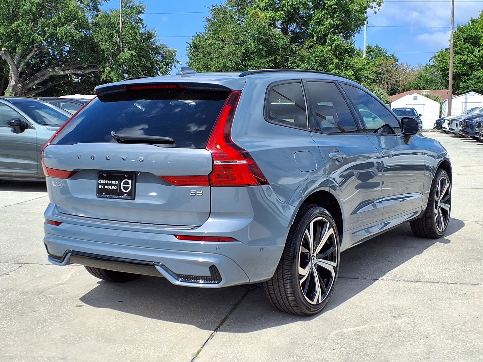 Certified 2023 Volvo XC60 B5 Ultimate w/ Climate Package image 7