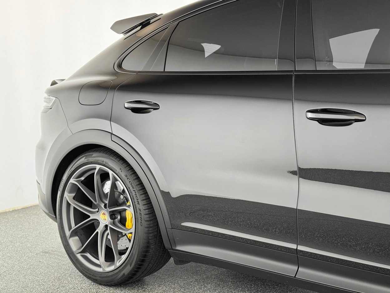 Used 2024 Porsche Cayenne Turbo GT image 39