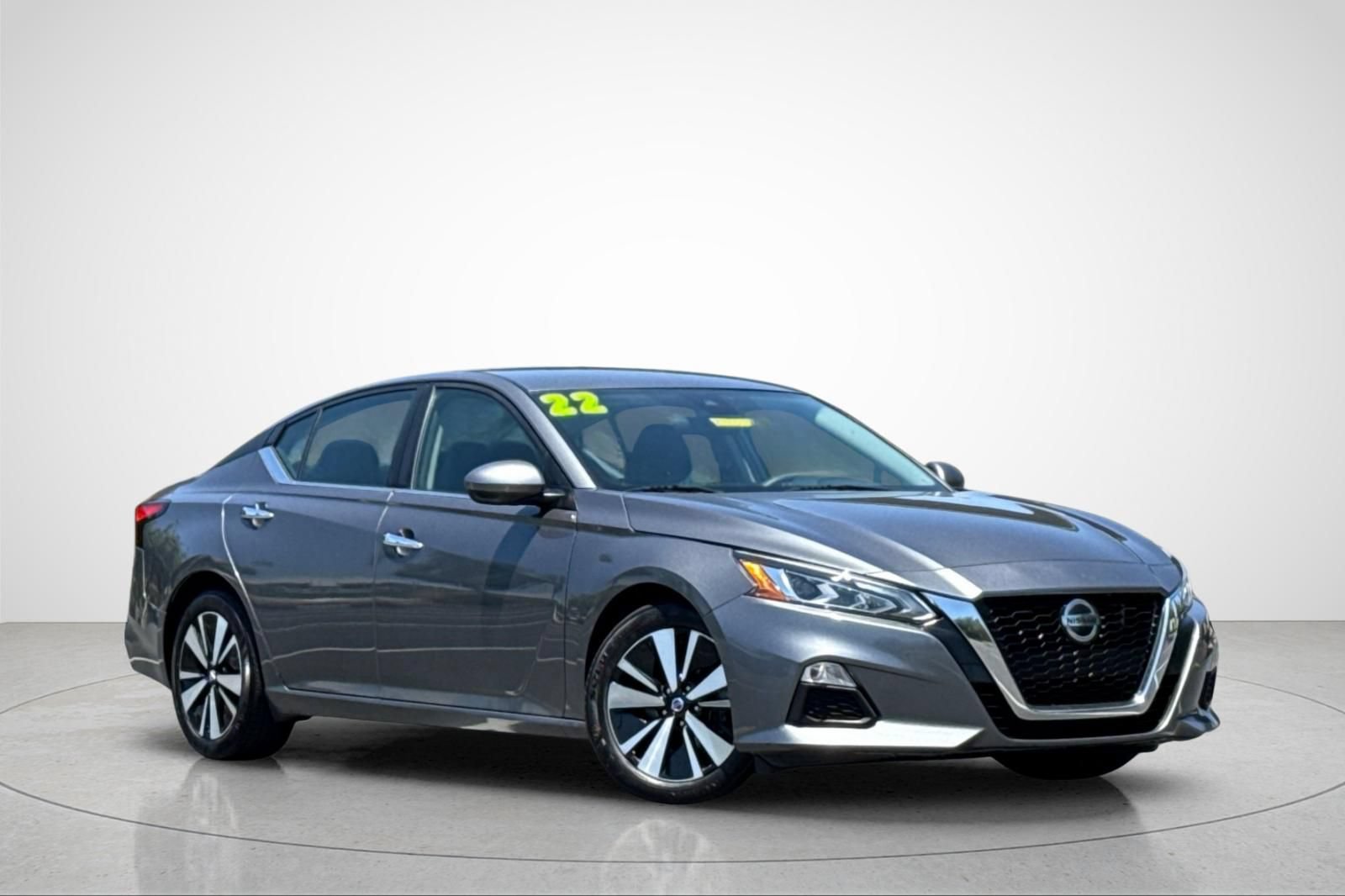 Used 2022 Nissan Altima 2.5 SV FWD image 2