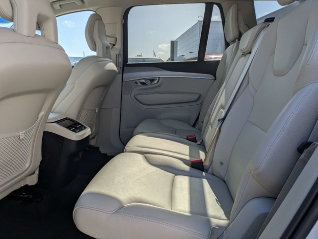 Used 2022 Volvo XC90 T5 Momentum w/ Protection Package Premier FWD image 14