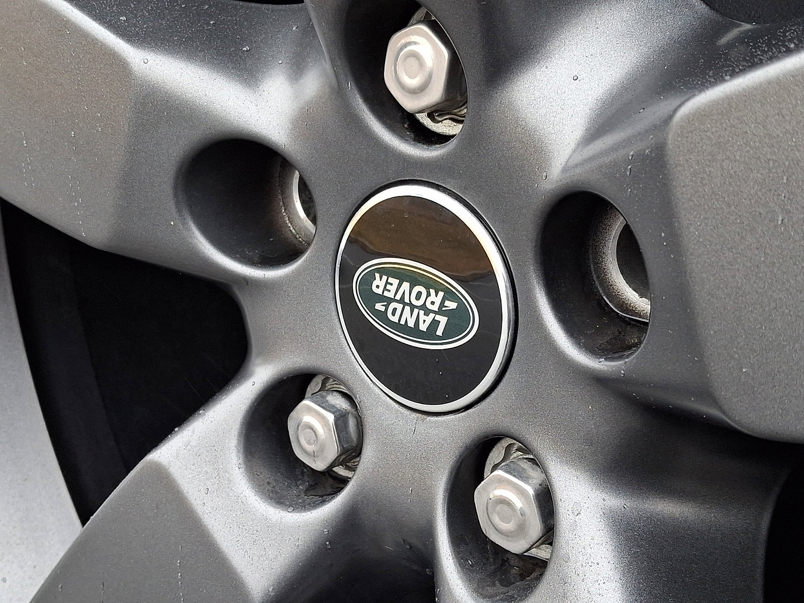 Used 2025 Land Rover Defender 110 S image 30