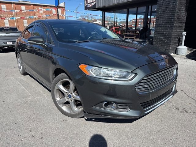 Used 2015 Ford Fusion SE w/ Equipment Group 201A image 3