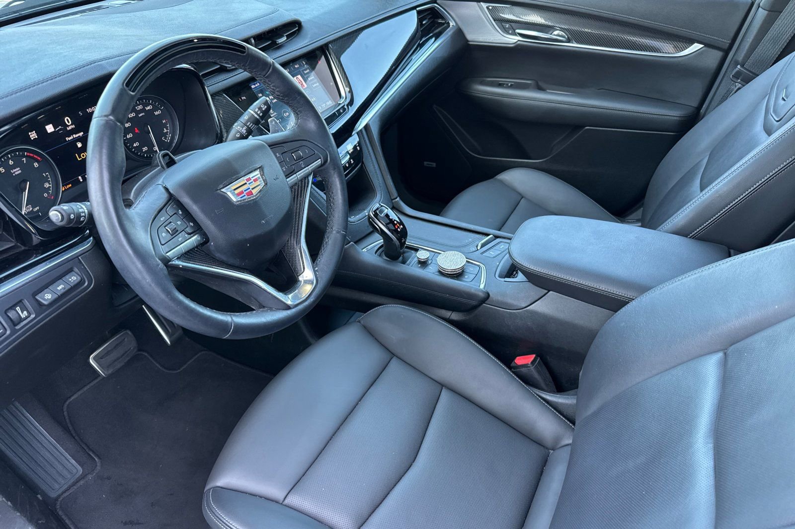 Certified 2025 Cadillac XT6 Sport w/ Technology Package AWD/4WD image 10