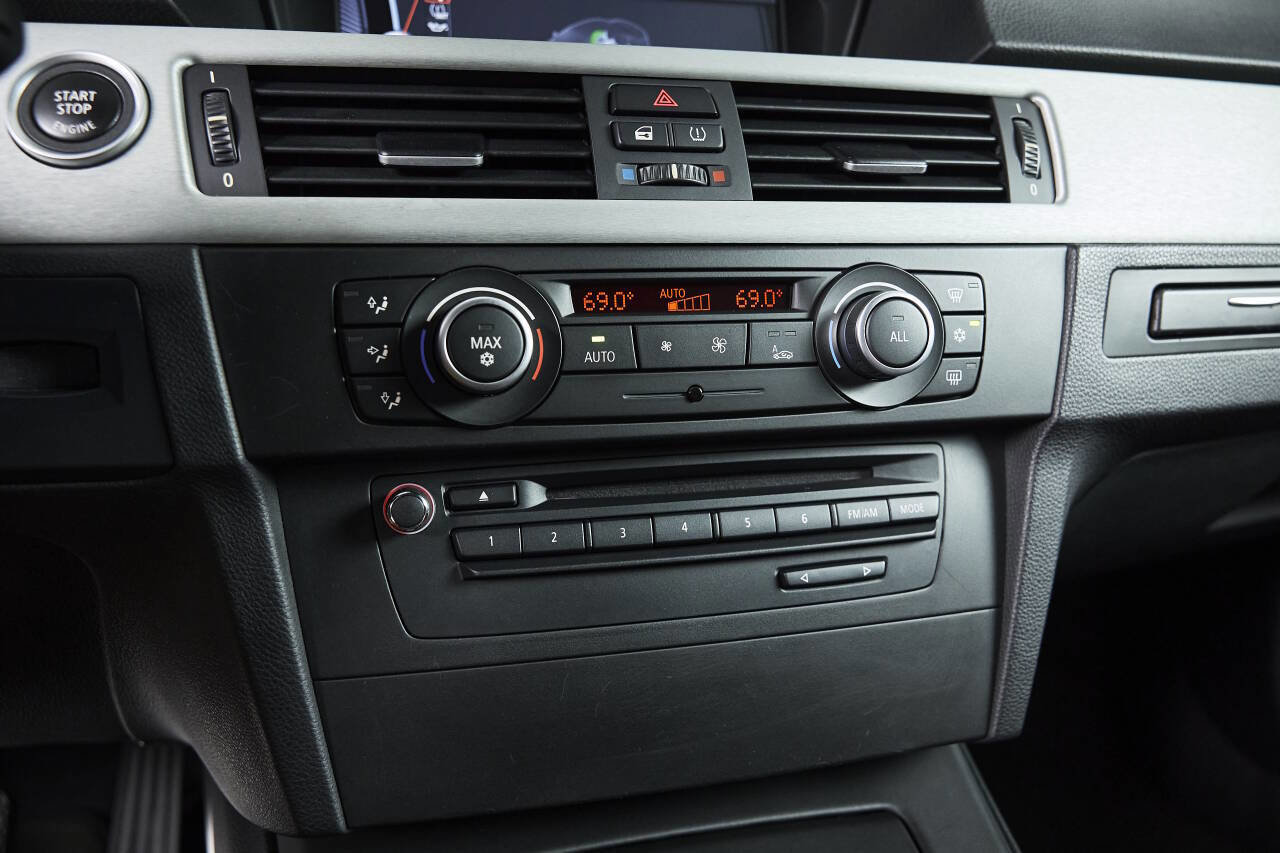 Used 2011 BMW M3 Coupe RWD image 55