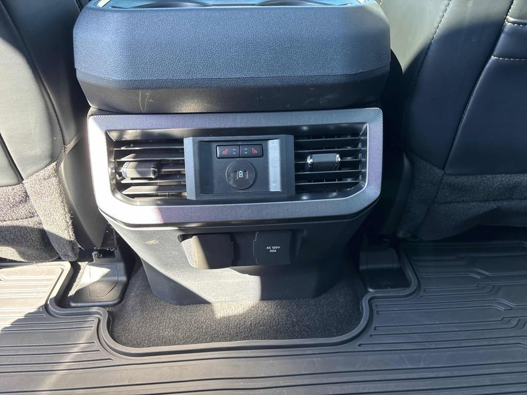 Used 2024 Ford F350 Platinum image 34