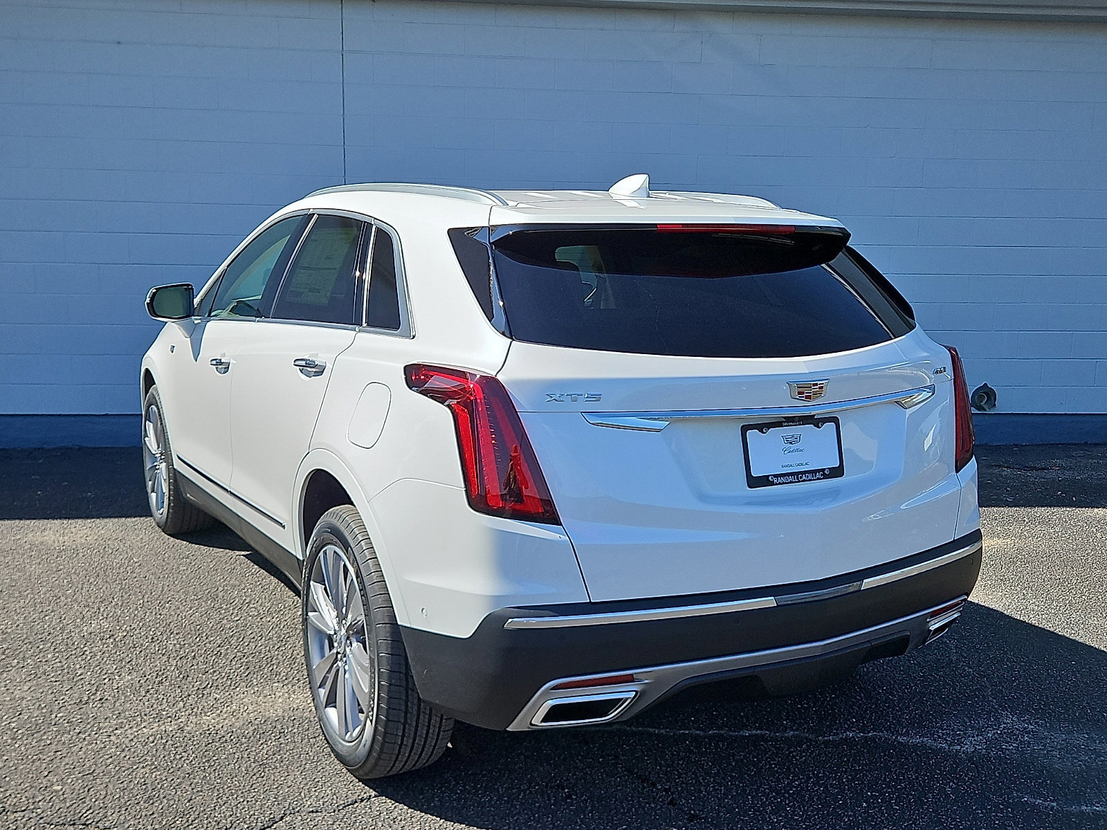 New 2026 Cadillac XT5 Premium Luxury FWD image 3