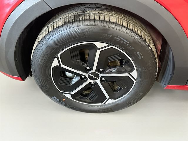 Used 2025 Kia Niro EX FWD image 31