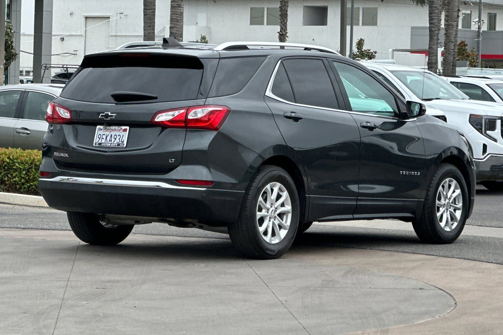 Used 2019 Chevrolet Equinox LT FWD image 4