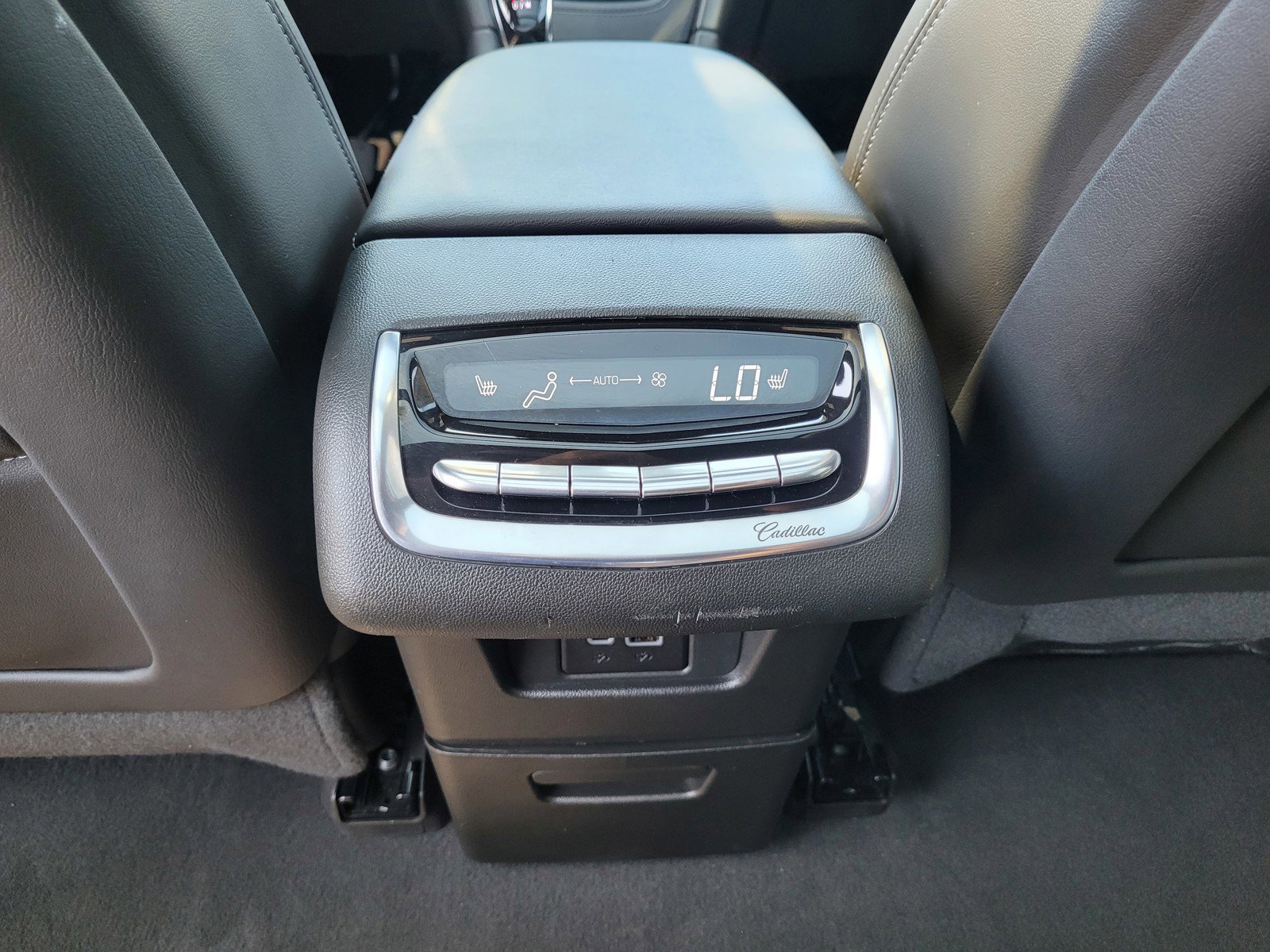 Certified 2025 Cadillac XT6 Premium Luxury image 15